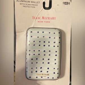 New listing 🔥🐝 new Isaac mizrahi aluminum scan proof wallet